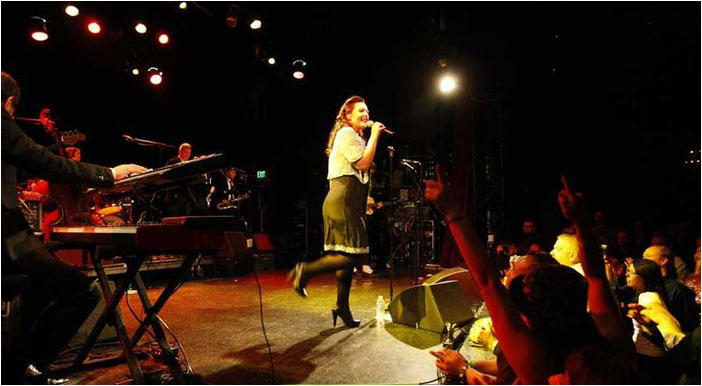 Caro with the audience at the El Rey theatre, Los Angeles, Ca, January 22, 2013.